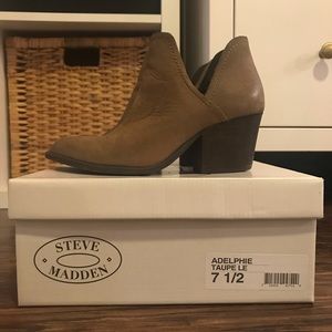 Steve Madden Adelphie Leather Side Slit Booties